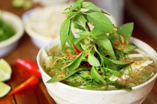 Vietnamese 'Pho Ga' Chicken Noodle Soup 