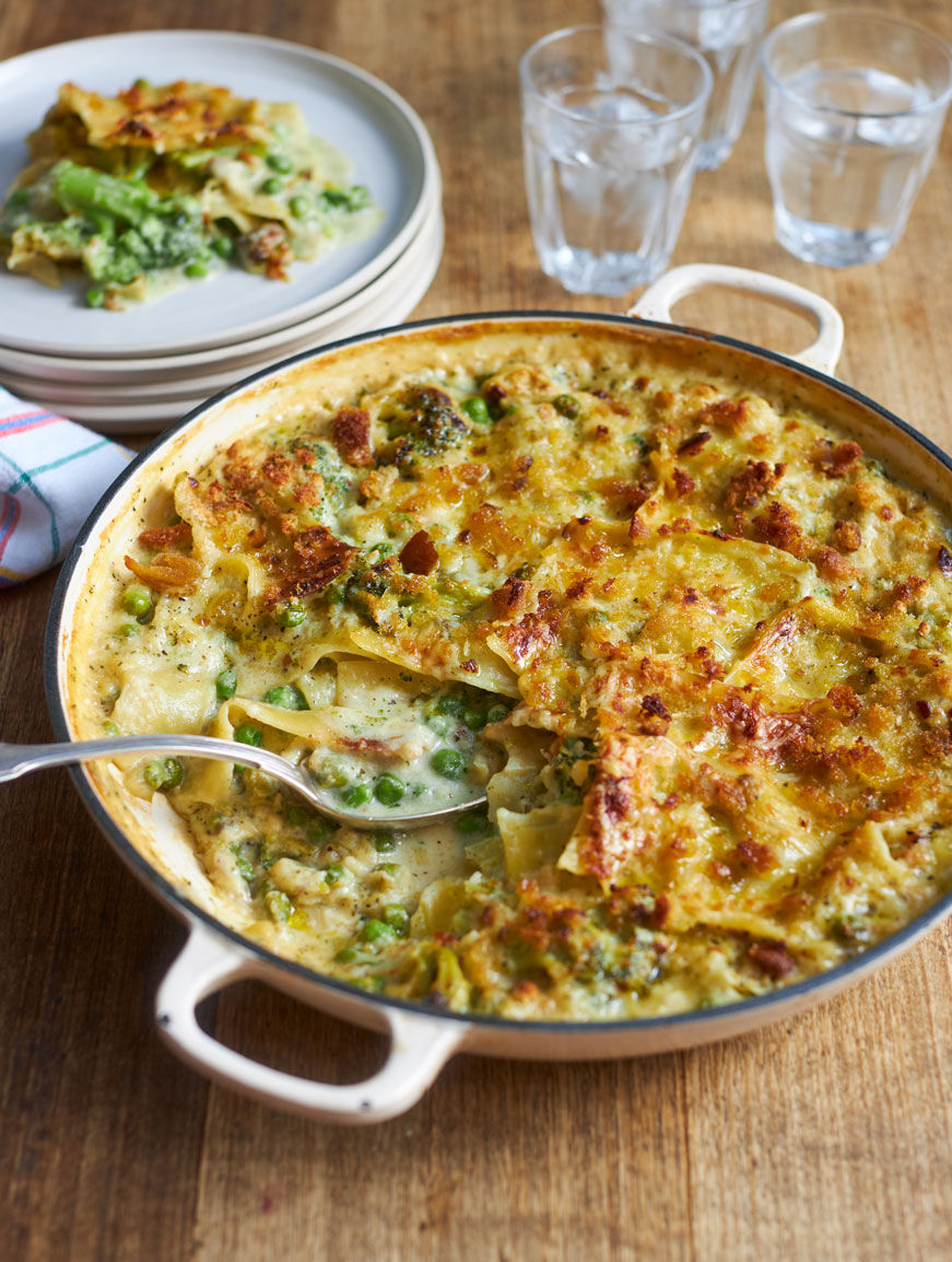 One pan lasagne with green veg and cheese