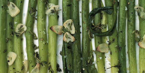 vegetarian - chopped garlic with asparagus