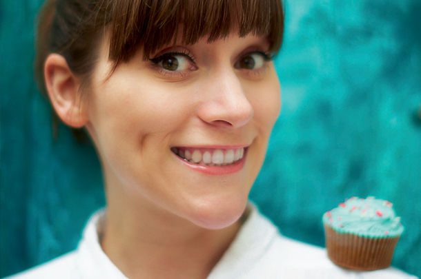 image of cupcake jemma with cupcake on shoulder