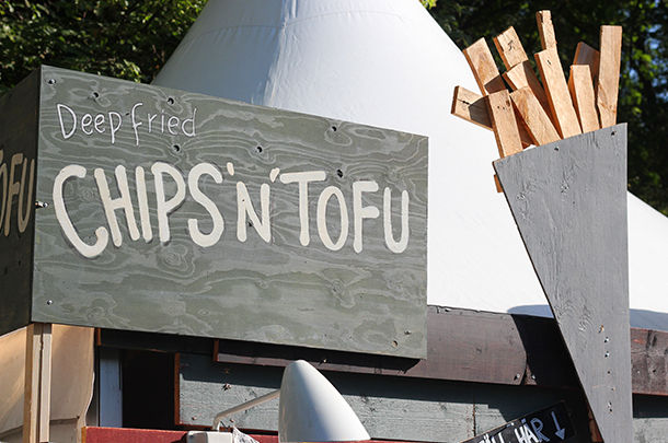 deep fried chips 'n' tofu sign