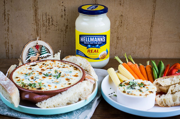 hellmans dips and nibbles - a hellmans sauce with bread and veg to dip into
