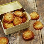 anzac biscuits in a tin
