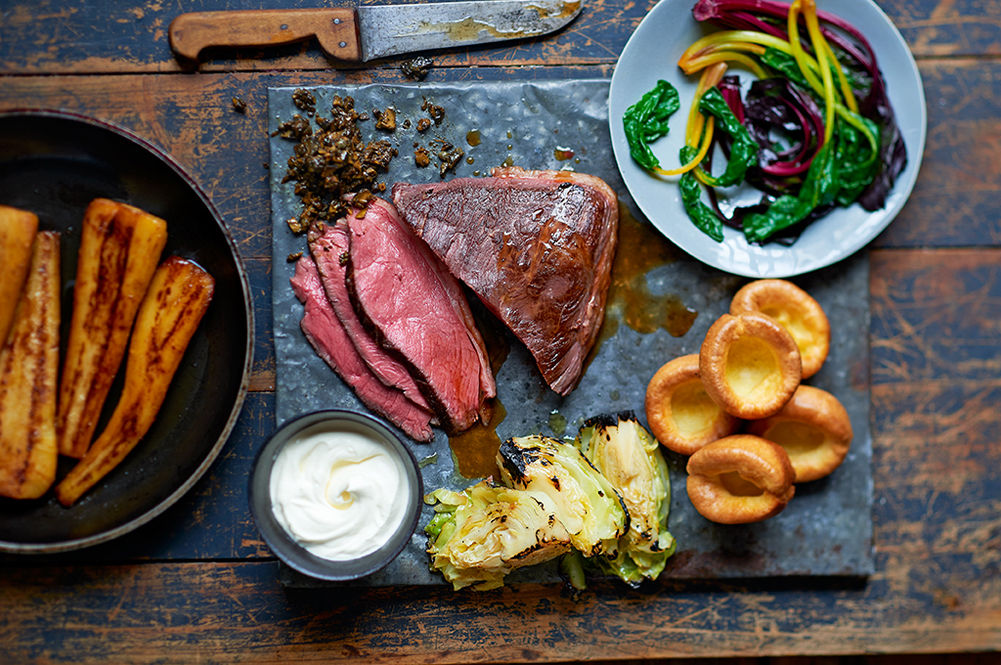 roast beef recipe with vegetables and yorkshire pudding