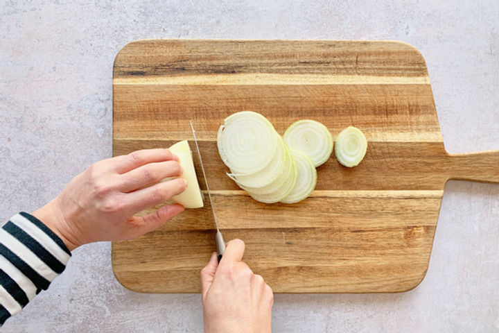 How to chop onion rings