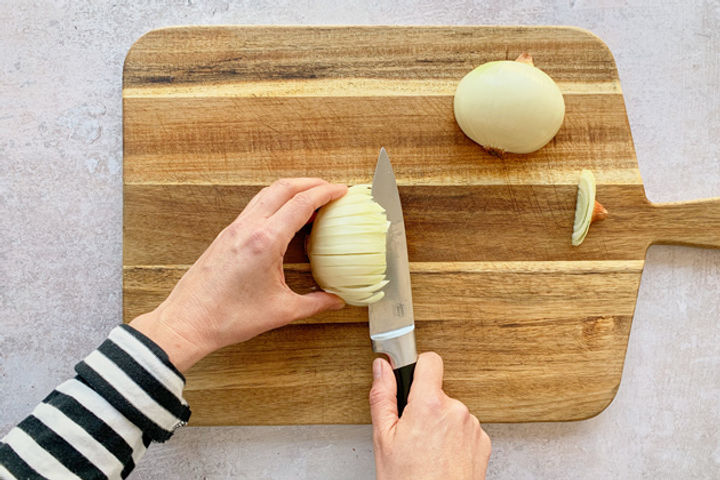 How to chop an onion: Step 4