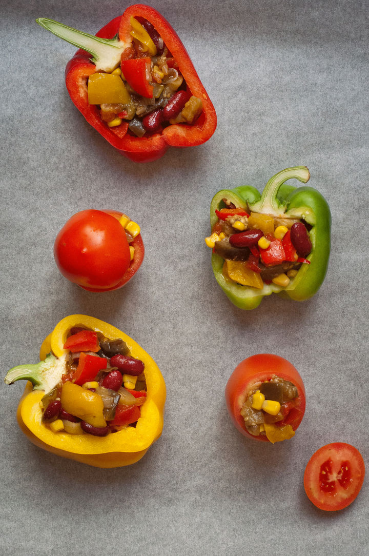 vegan chilli-stuffed peppers