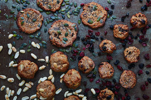 Oaty gluten-free cookies: one dough, four ways
