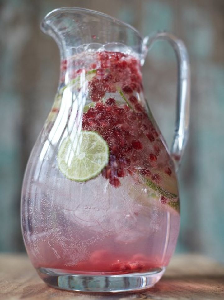 Pomegranatae, ginger and lime flavoured water