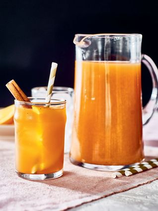 Iced rooibos tea with orange, cloves & cinnamon