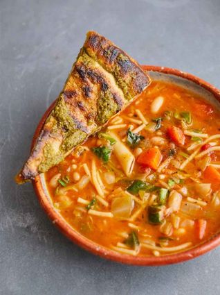 Simple minestrone soup