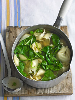Spinach &amp; tortellini soup