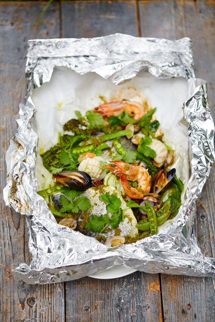 Asian-style seafood parcels