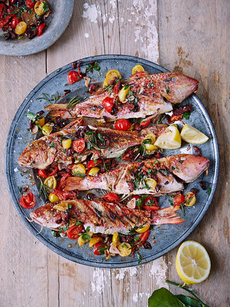 Barbecued red mullet with a hot salsa