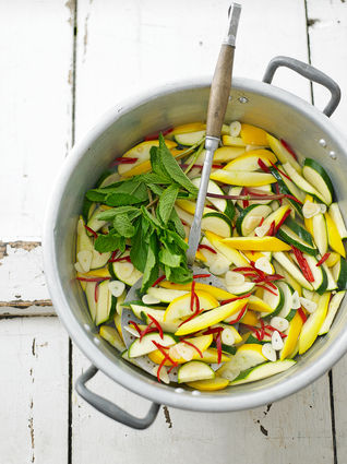 Pickled courgettes