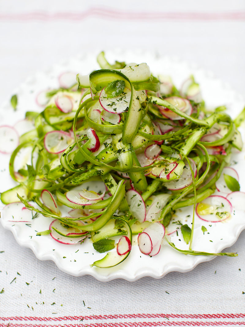 Raw spring salad