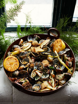 Baked clams with roasted sweet shallots & fennel