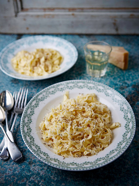 Goldie Hawn S Fettuccine Alfredo Jamie Oliver Recipes