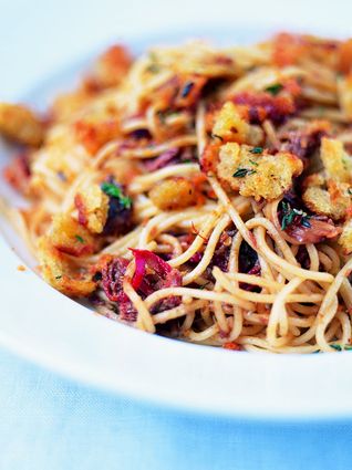 Spaghetti with anchovies, dried chilli & pangrattato