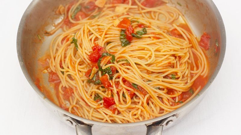 Classic tomato spaghetti | Jamie Oliver pasta recipes