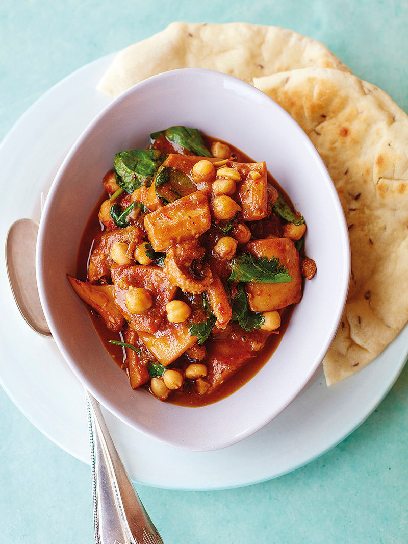 Cuttlefish curry with chickpeas & spinach