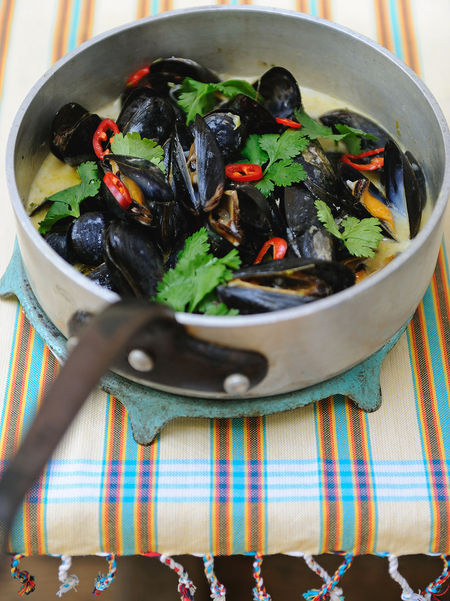 Featured image of post Simple Way to Mussels Recipe Jamie Oliver