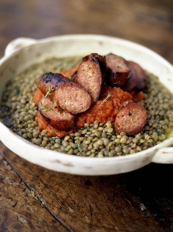 Sausages and green lentils with tomato salsa