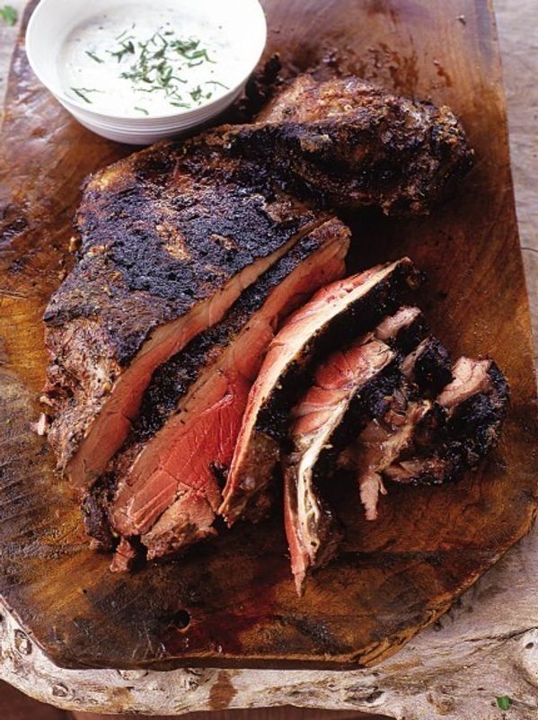 Spicy barbecued leg of lamb