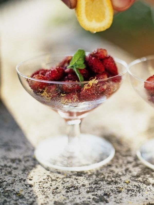 Strawberries with lemon and mint (Fragole con limone e menta)