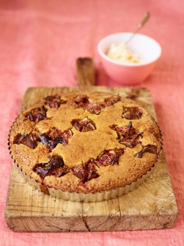 Almond tart with figs