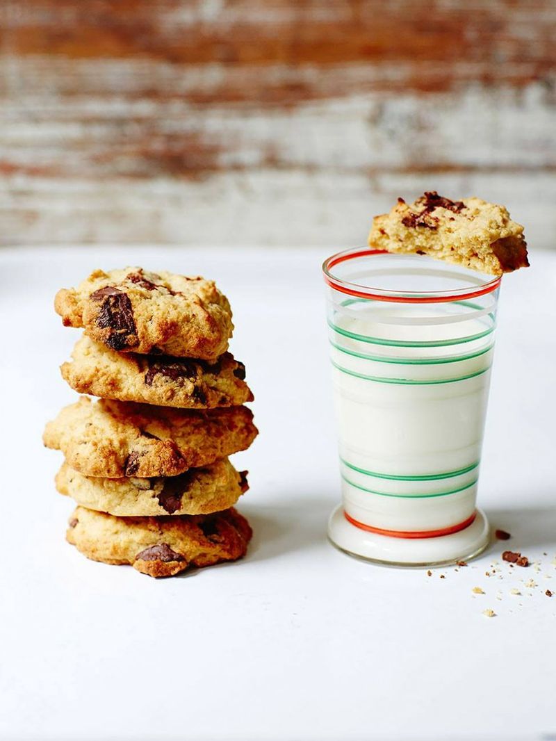 Gluten-free peanut butter & chocolate chip cookies
