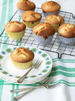 Gluten-free apple, almond &amp; cardamom cupcakes