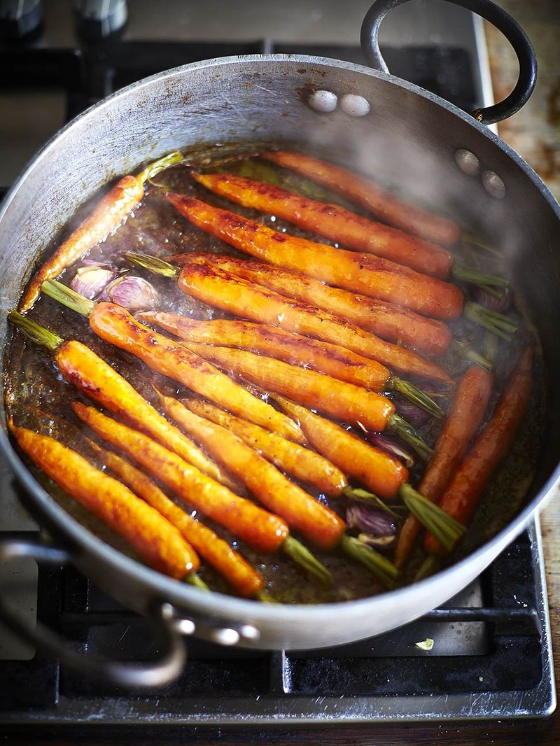 Glazed carrots with thyme recipe | Jamie Oliver recipes
