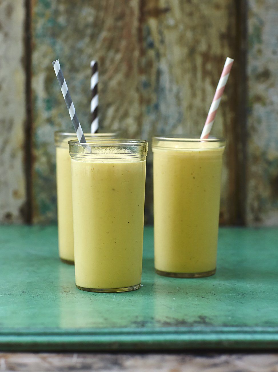 mango lassi smoothie