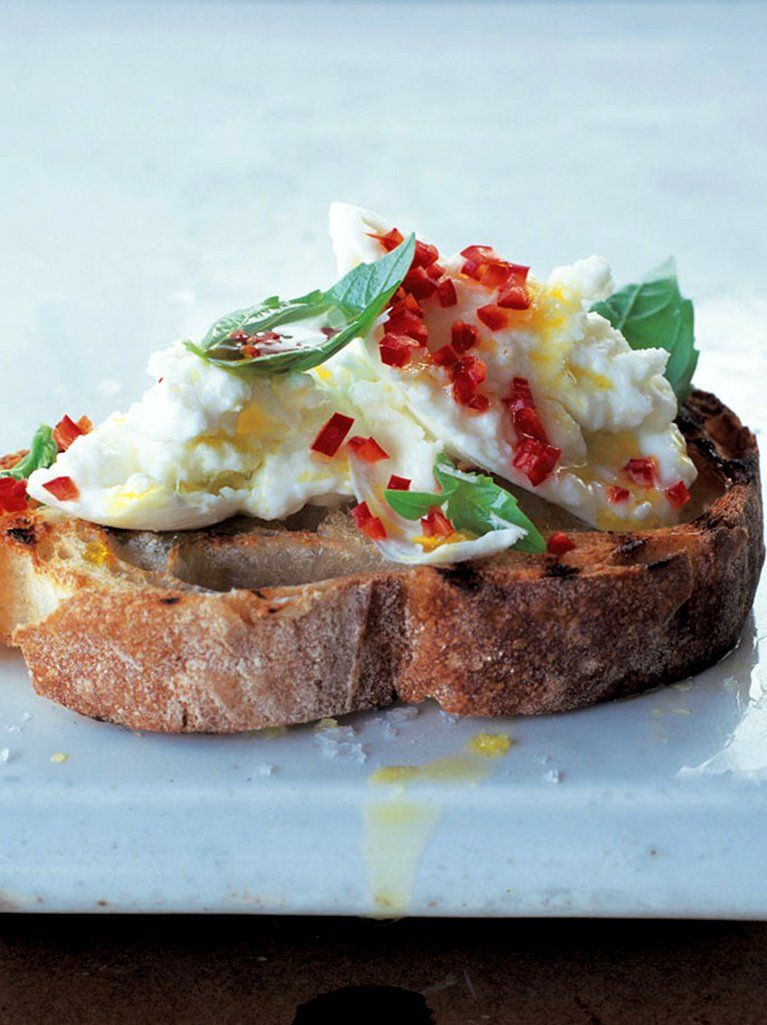 Crostini buffalo mozzarella and chilli