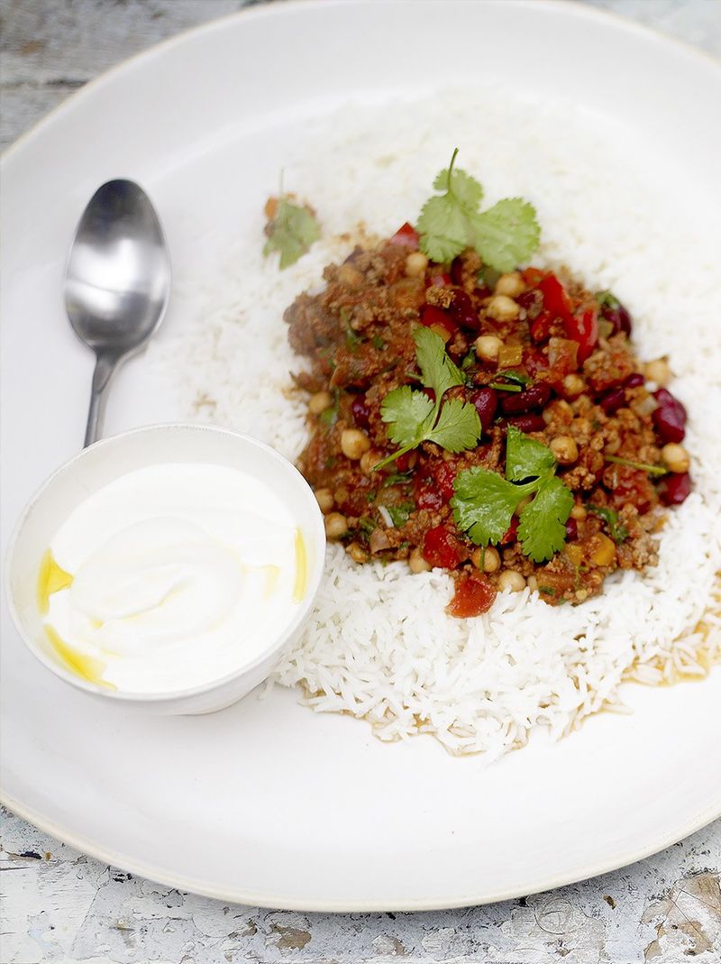 chili con carne with rice