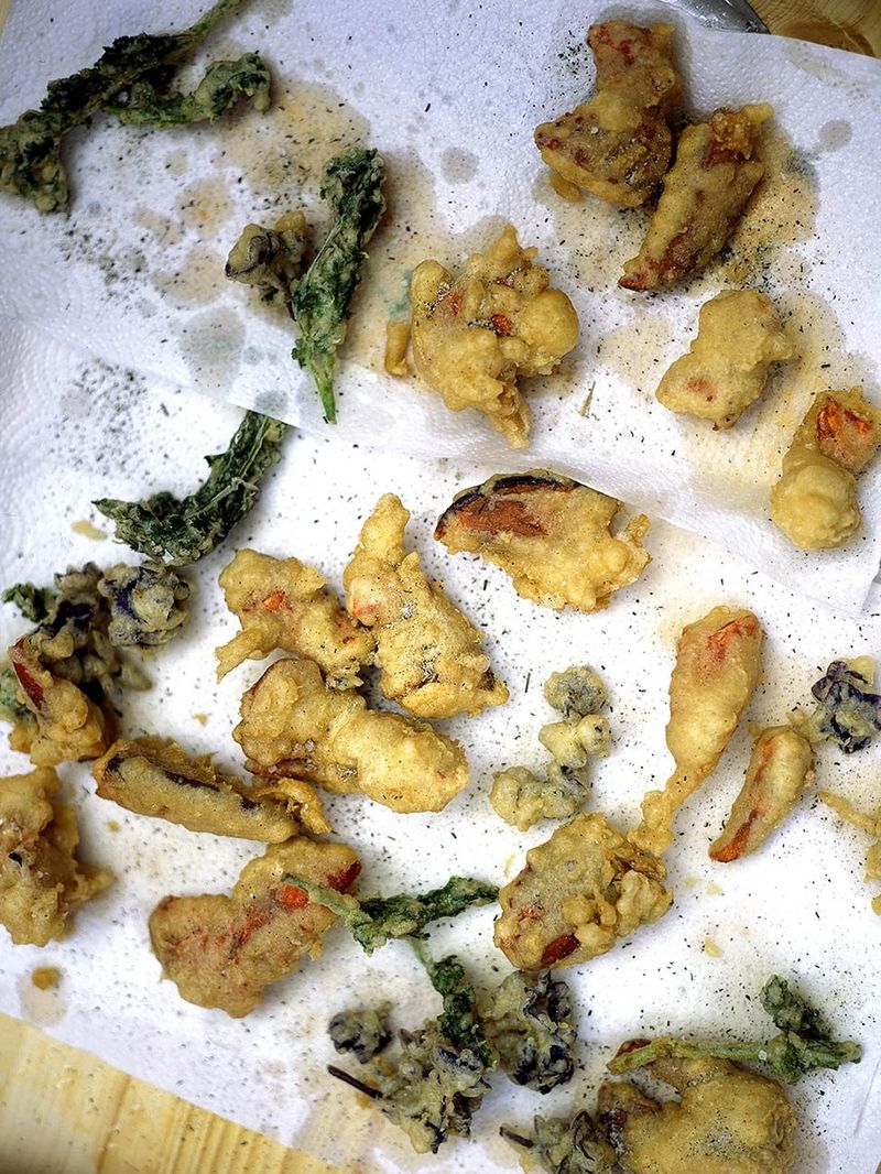 Hummer-tempura mit pikanter ingwer- dipsauce