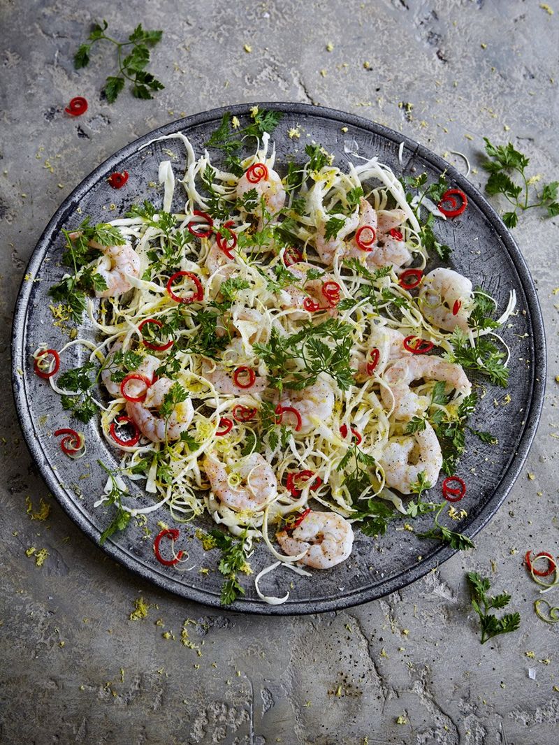 Prawn salad with chilli and white cabbage