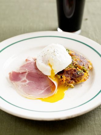 Bubble & squeak with ham and eggs