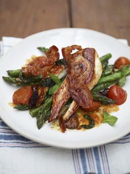 Quick crispy chicken with tomatoes &amp; asparagus