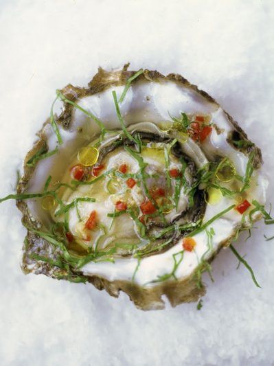 Oysters with chilli, ginger & rice wine vinegar