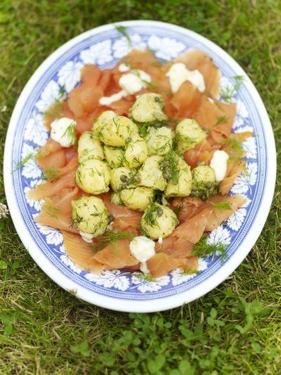 Potato salad with smoked salmon & horseradish crème fraîche