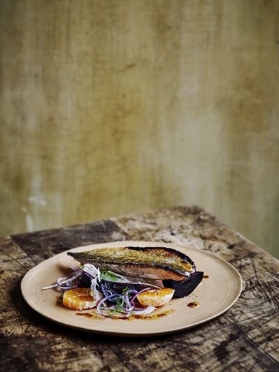 Mit Granatapfel glasierte Makrele mit Satsuma und Fenchelsalat