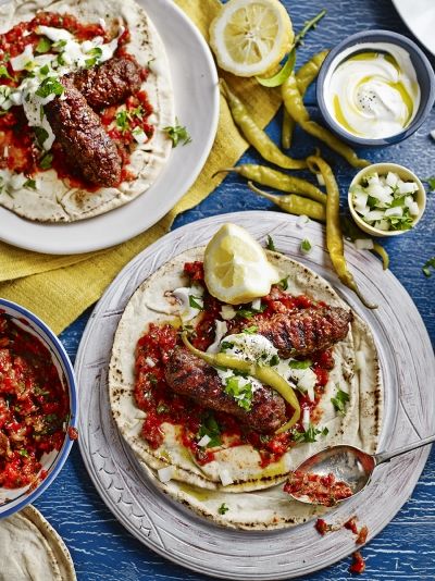 https://img.jamieoliver.com/jamieoliver/recipe-database/xtra_med/46257621.jpg?tr=w-400