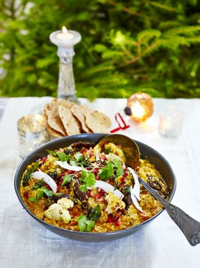 Jamie's Christmas curry | Vegetable recipes | Jamie Oliver recipes