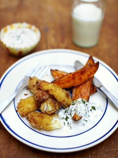 Fish fingers, chips & easy tartare sauce