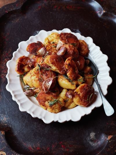 Perfect Roast Potatoes | 23 Quick & Easy Vegetarian Christmas Dinner Recipes