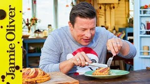 Veggie christmas pithivier pie: Jamie Oliver