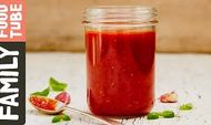 Simple tomato sauce: Barry Lewis