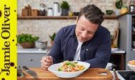 3 minute tomato pasta sauce: Jamie Oliver &#038; Davina McCall